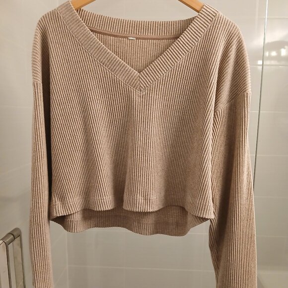 ALO Yoga Muse V-Neck Pullover Heather Gravel - Picture 14 of 14